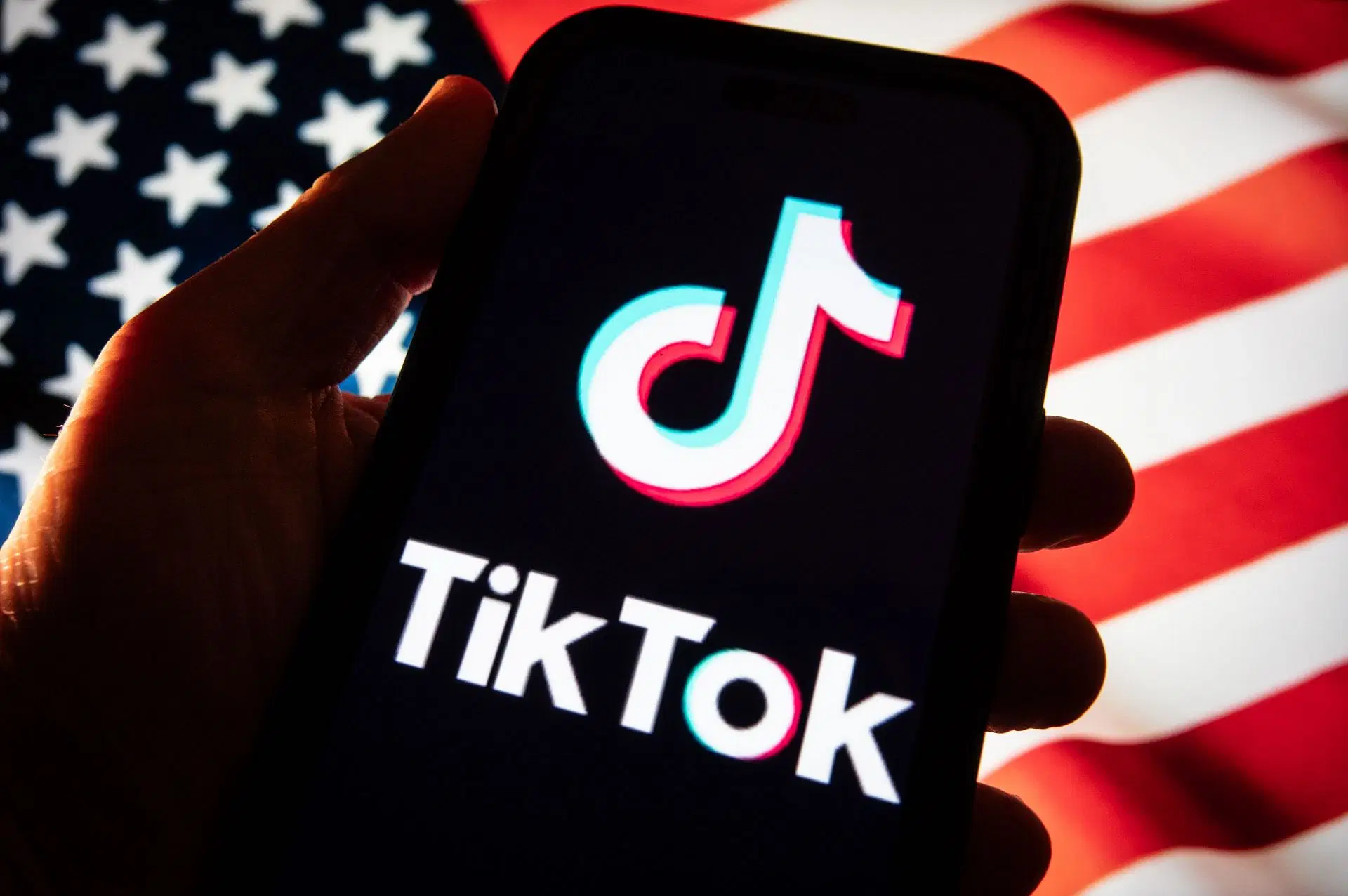 Nos últimos anos, o TikTok, aplicativo de compartilhamento de vídeos curtos, conquistou uma grande base de usuários, especialmente entre o...