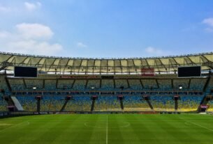 O Campeonato Paulista é uma verdadeira festa do futebol, com rivalidades históricas, grandes times e muita emoção!