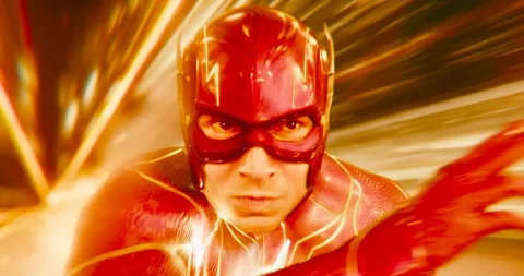 Por fim, mas não menos importante, o Max está trazendo "The Flash", o aguardado filme do velocista escarlate. Com Ezra Miller no papel principal, o filme promete explorar o multiverso, trazendo versões alternativas de personagens icônicos e reviravoltas que vão deixar os fãs de queixo caído.