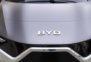 Abrace o futuro da mobilidade elétrica com o BYD Dolphin Autonomia. Este notável EV oferece alcance imbatível, tecnologia de ponta e um compromisso com a sustentabilidade. Redefina sua experiência de direção.