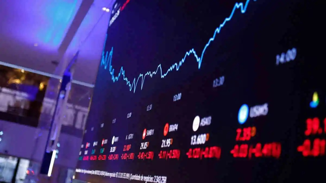 Ibovespa fecha em queda: Entenda os motivos e o impacto no mercado financeiro.