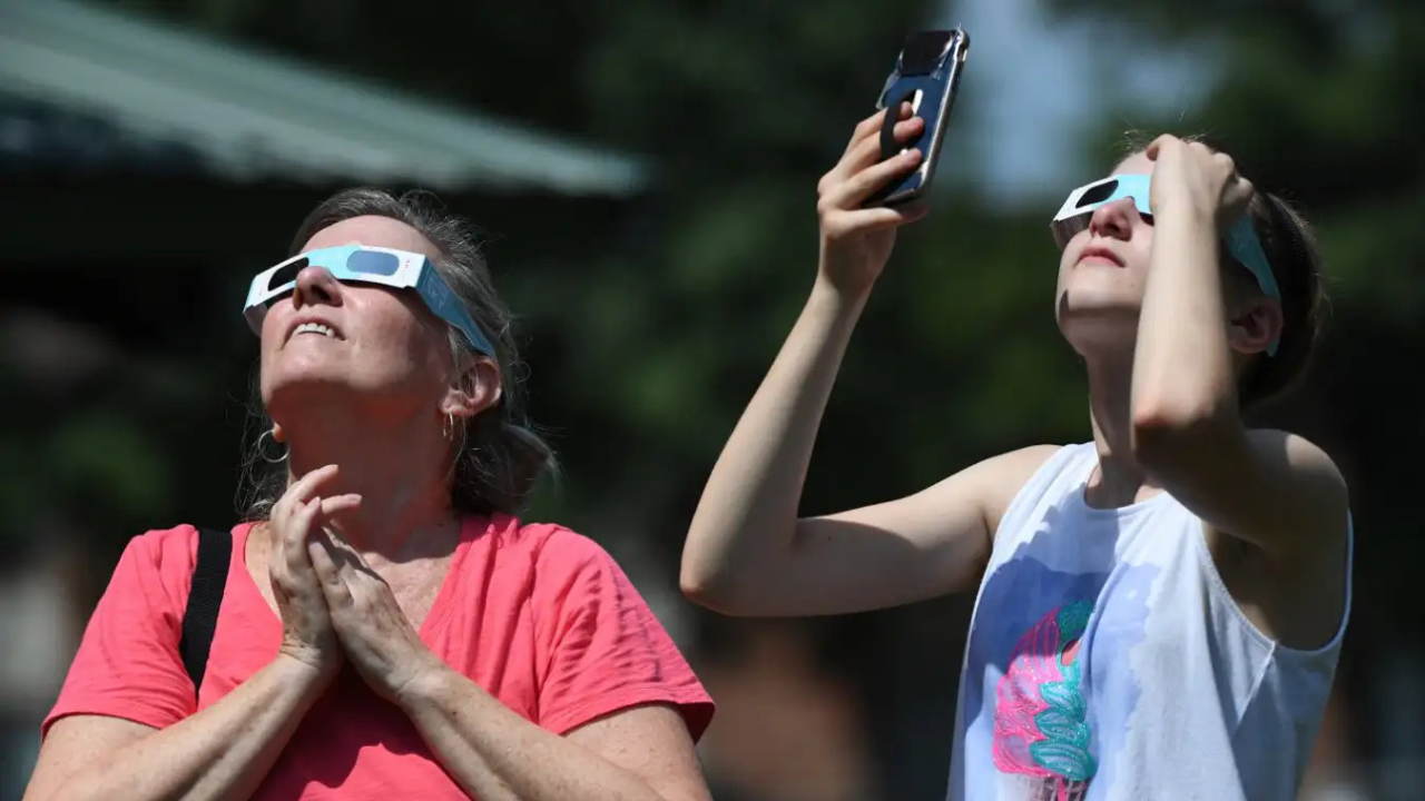 Descubra tudo sobre o Eclipse Solar Anular em 29 de março. Dicas, o que esperar e como aproveitar esse fenômeno celestial.