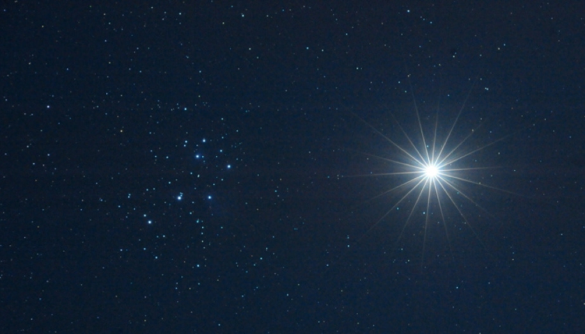 Aprenda sobre a Conjunção da Lua com as Plêiades 1º de abril. Datas, visibilidade e importância desse evento astronômico.