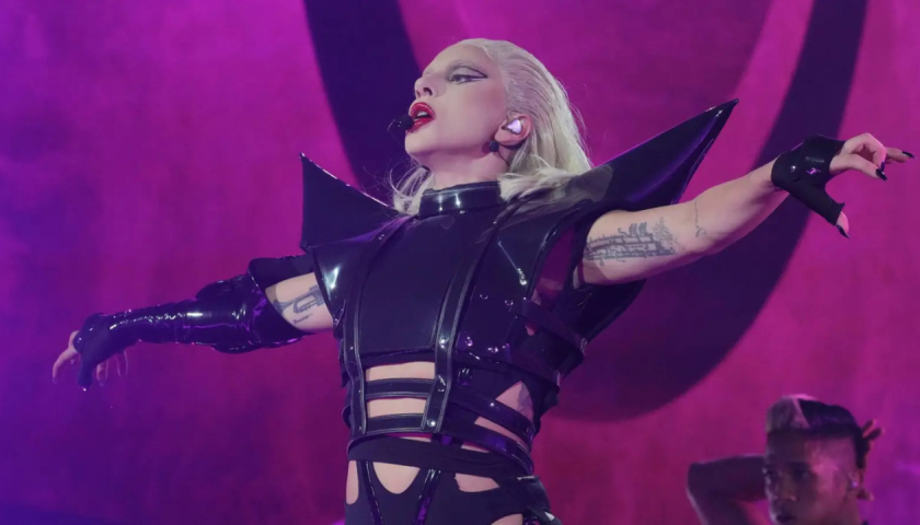 Você sabe quantas pessoas no show da Lady Gaga? Leia a notícia completa e fique por dentro dos números do show!